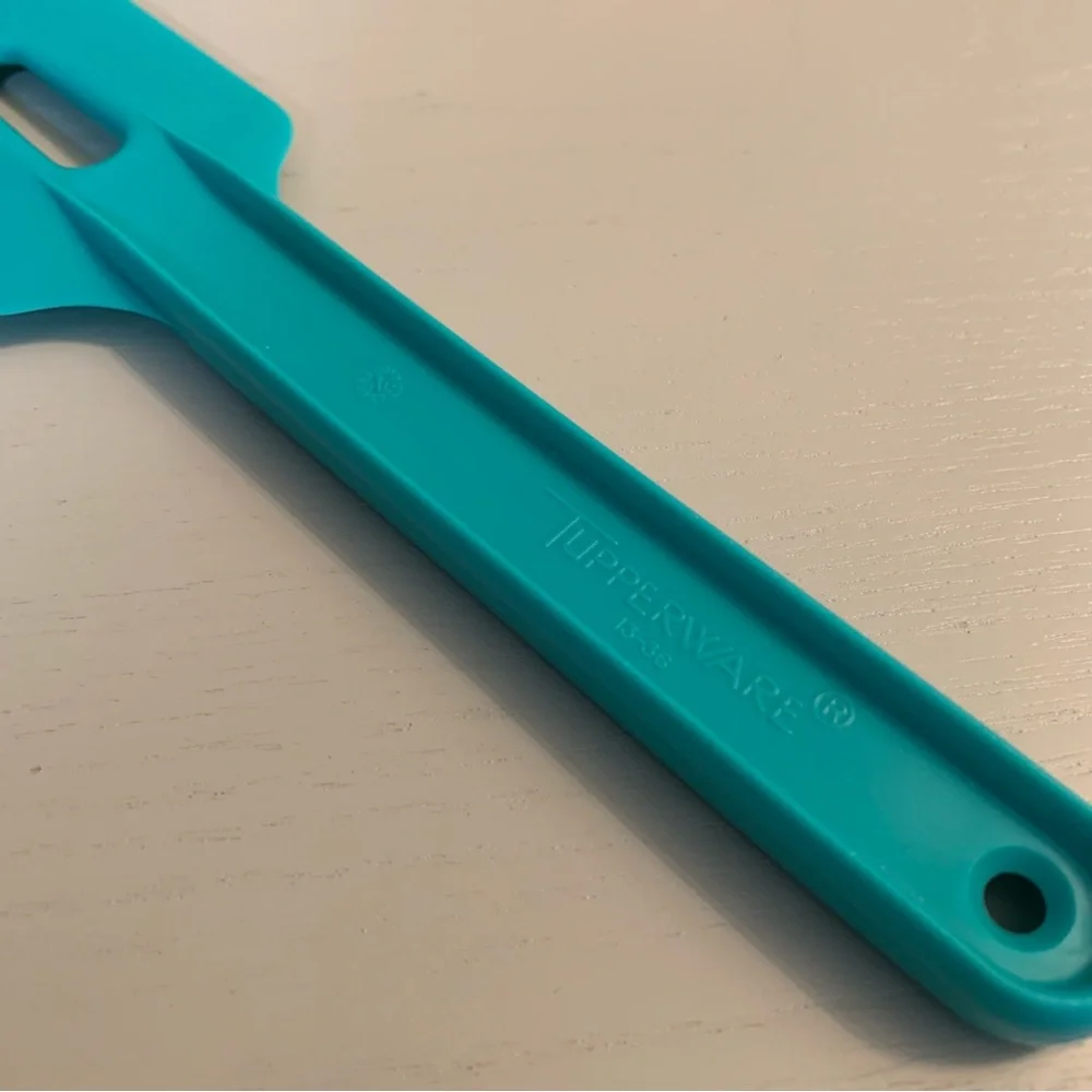 Tupperware Spatula New - Picture 2 of 4